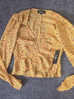 Lulus Yellow Floral Ruched Peplum Crop Top NWT 🌼